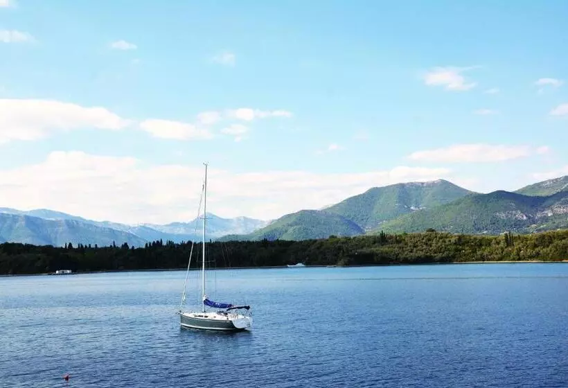 Aparthotel Villa Lav