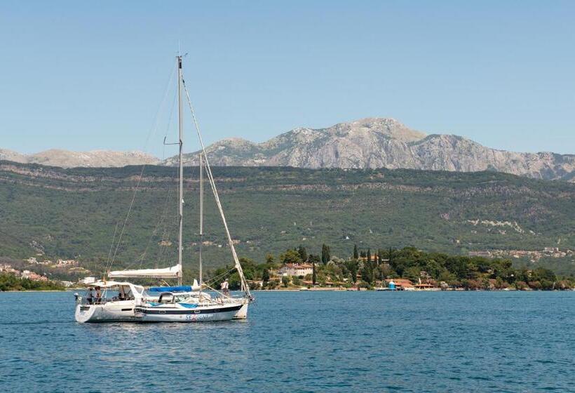 Aparthotel Villa Lav