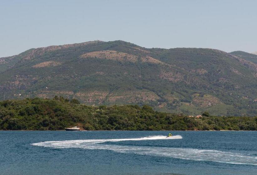 Aparthotel Villa Lav