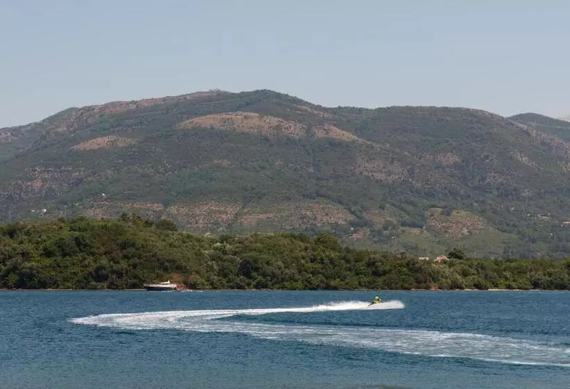 Aparthotel Villa Lav