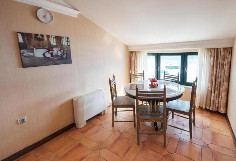 Aparthotel Villa Lav