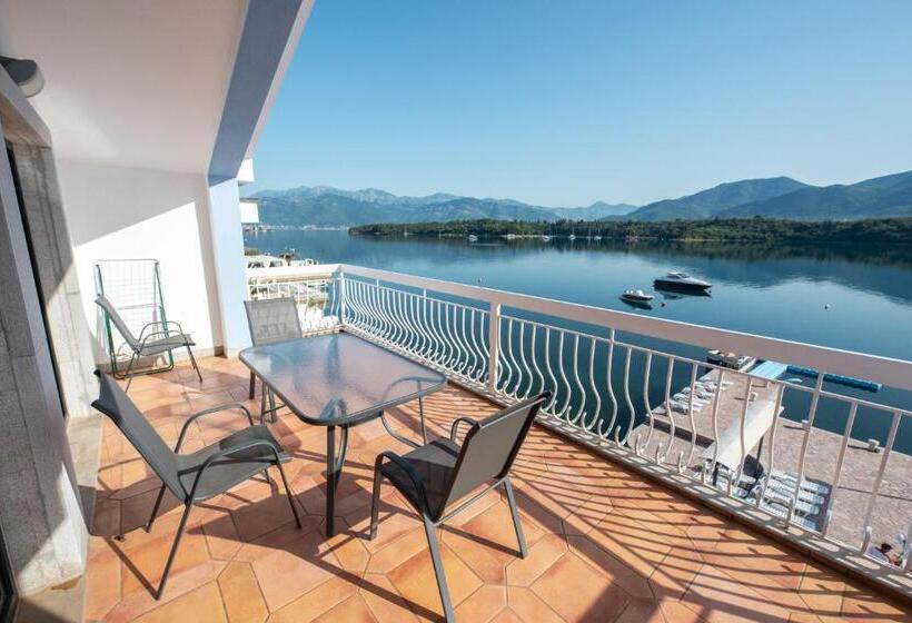 Aparthotel Villa Lav