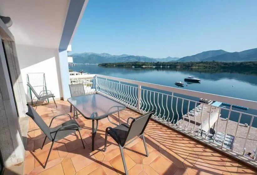 Aparthotel Villa Lav