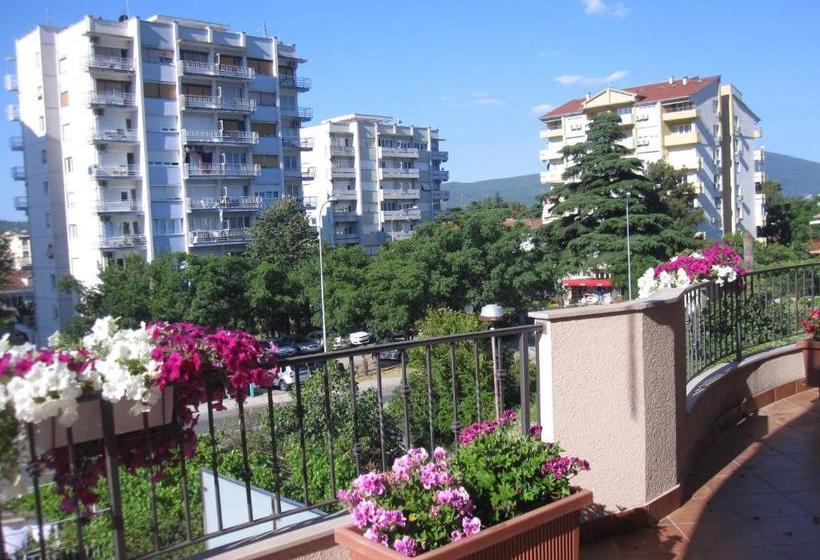 هتل Apartments City Center