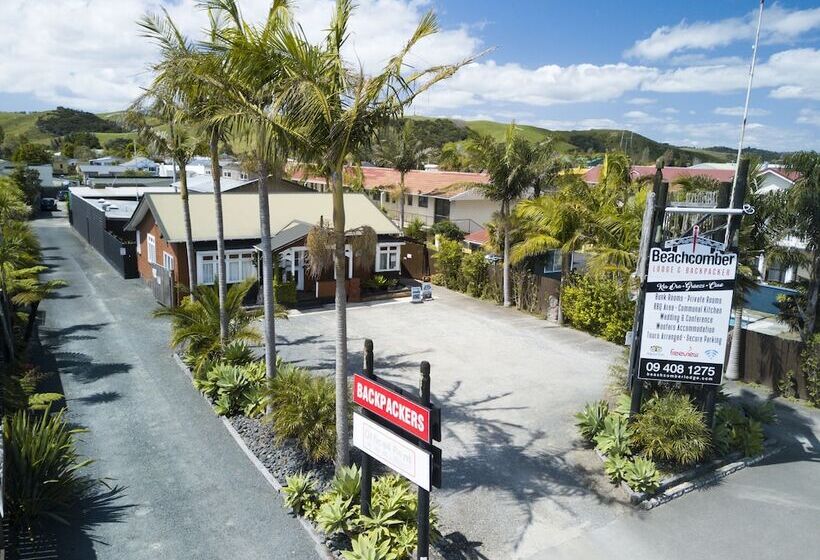 Отель Beachcomber Lodge & Backpacker