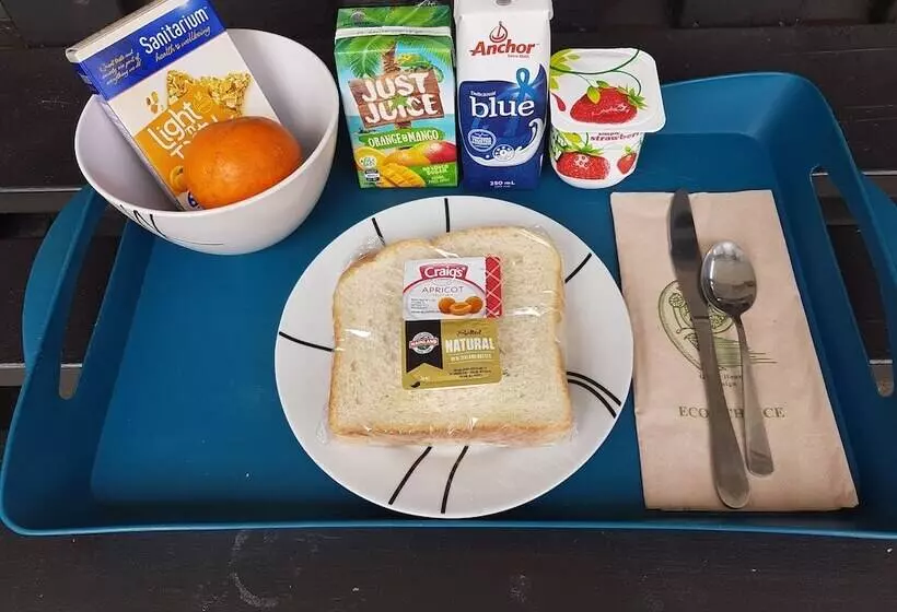 Hotelli Beachcomber Lodge & Backpacker