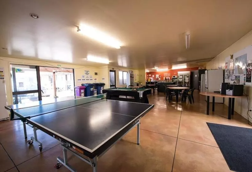 Hotelli Beachcomber Lodge & Backpacker