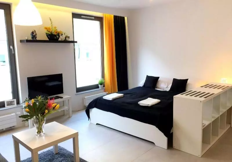 Hotelli Bt Brama Portowa