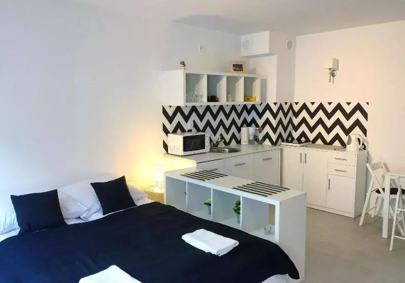 Hotelli Bt Brama Portowa