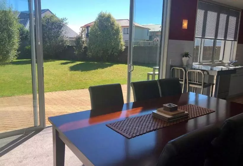 Hotelli Close To The Lake