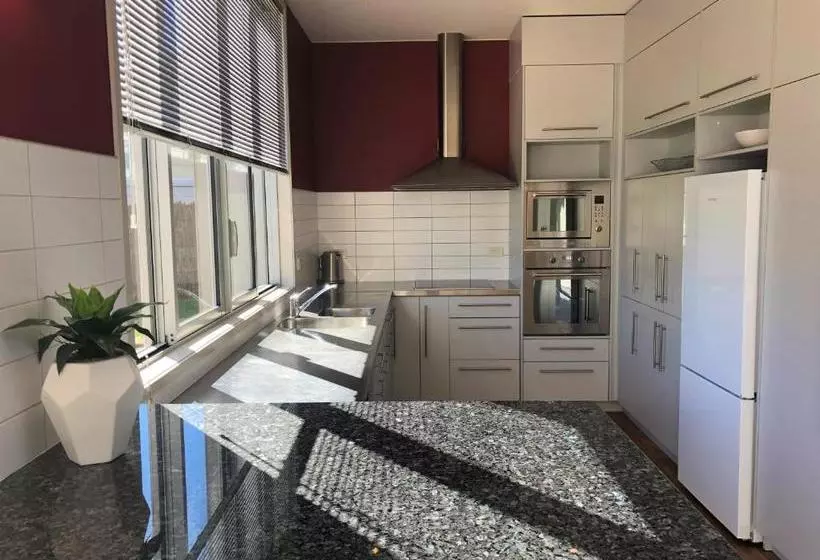 Hotelli Close To The Lake