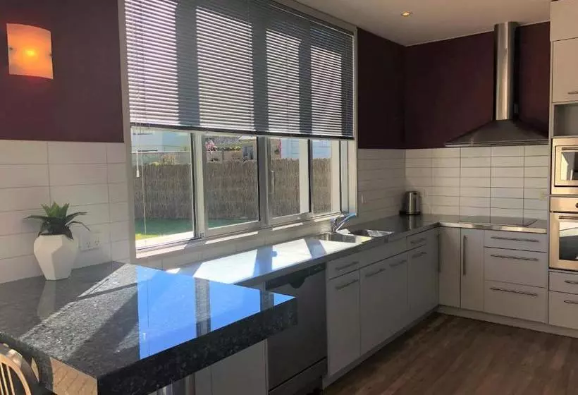 Hotelli Close To The Lake