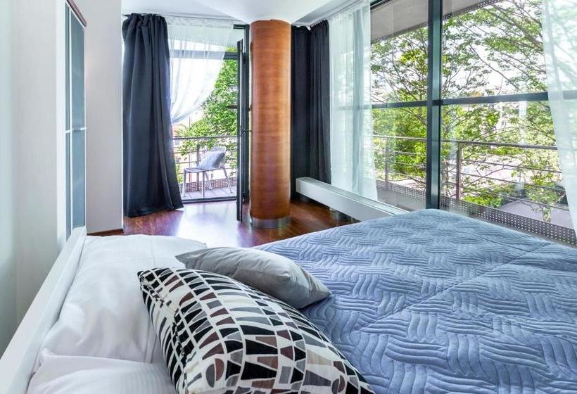 Otel Friendhouse Apartments - Apart