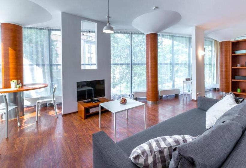 Otel Friendhouse Apartments - Apart