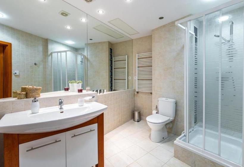 Otel Friendhouse Apartments - Apart