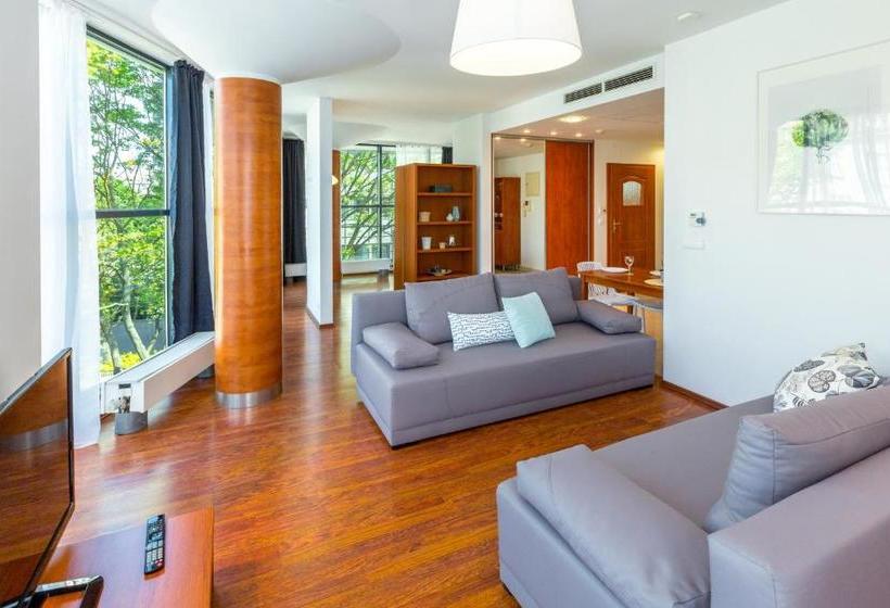 Otel Friendhouse Apartments - Apart