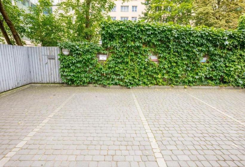 Otel Friendhouse Apartments - Apart