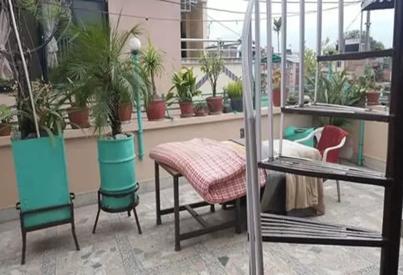 هتل Himalayan Guest House
