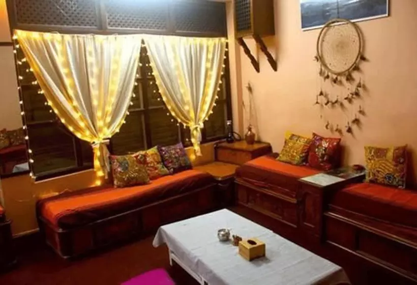 هتل Himalayan Guest House