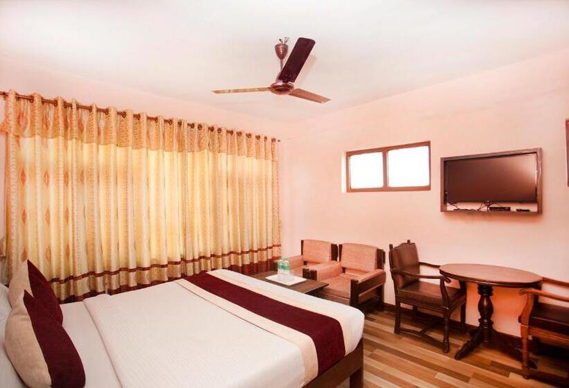 هتل Holiday Taj  Ltd