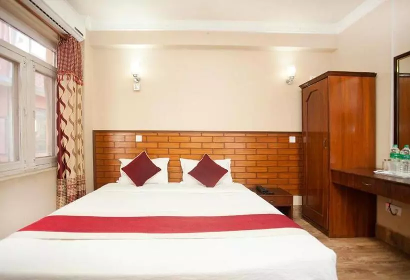 هتل Holiday Taj  Ltd