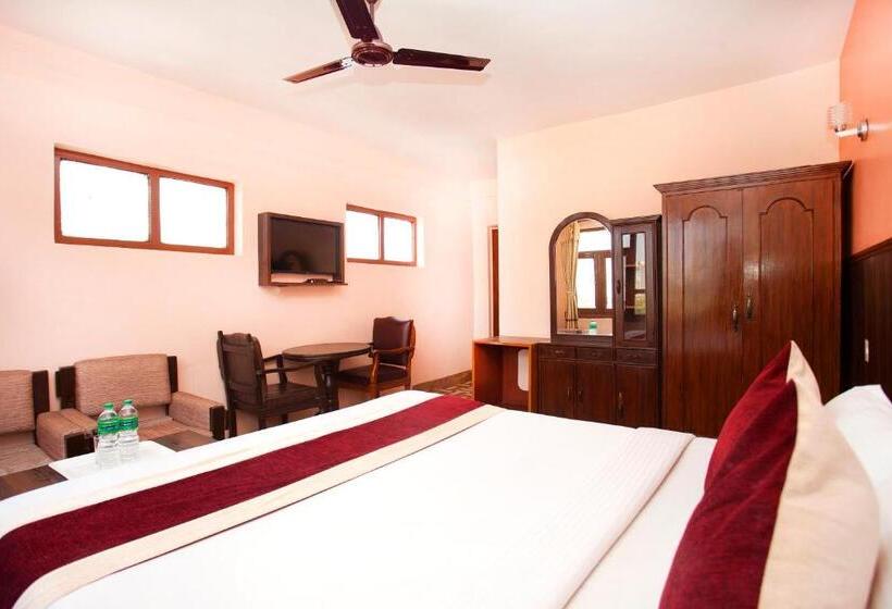 هتل Holiday Taj  Ltd