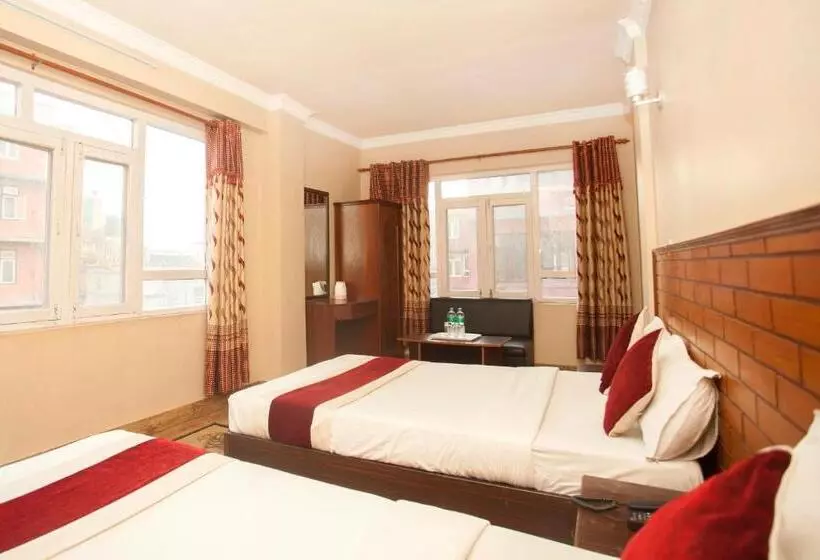 هتل Holiday Taj  Ltd