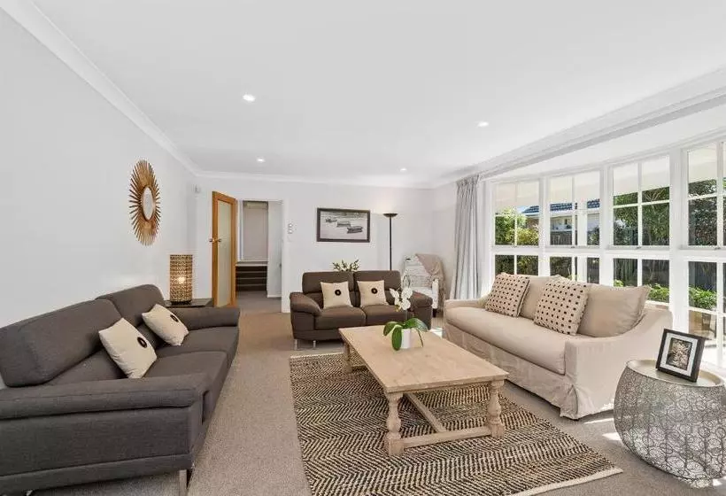 Hotelli Lynfield Villa