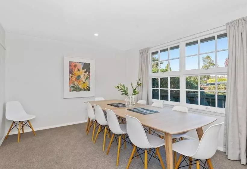 Hotelli Lynfield Villa