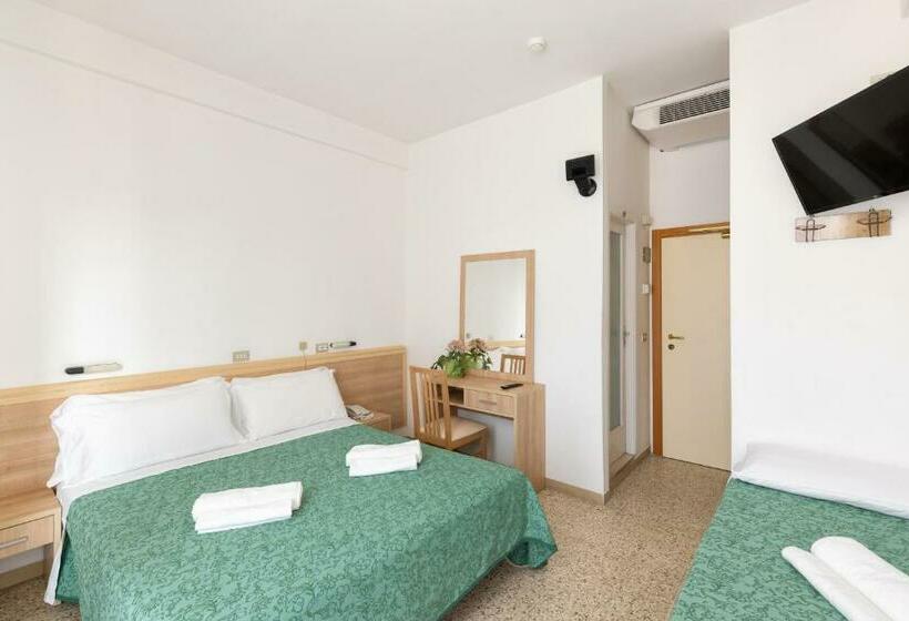 בית מלון כפרי Morena Riccione Centrale