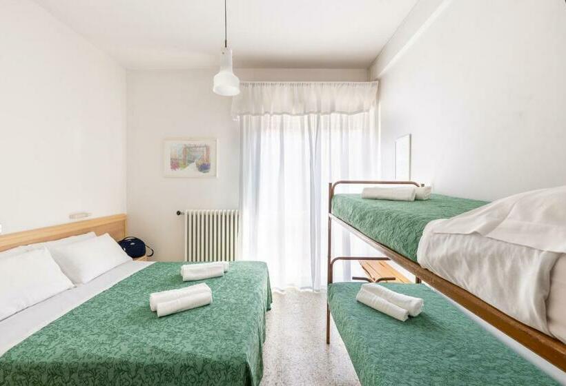 בית מלון כפרי Morena Riccione Centrale