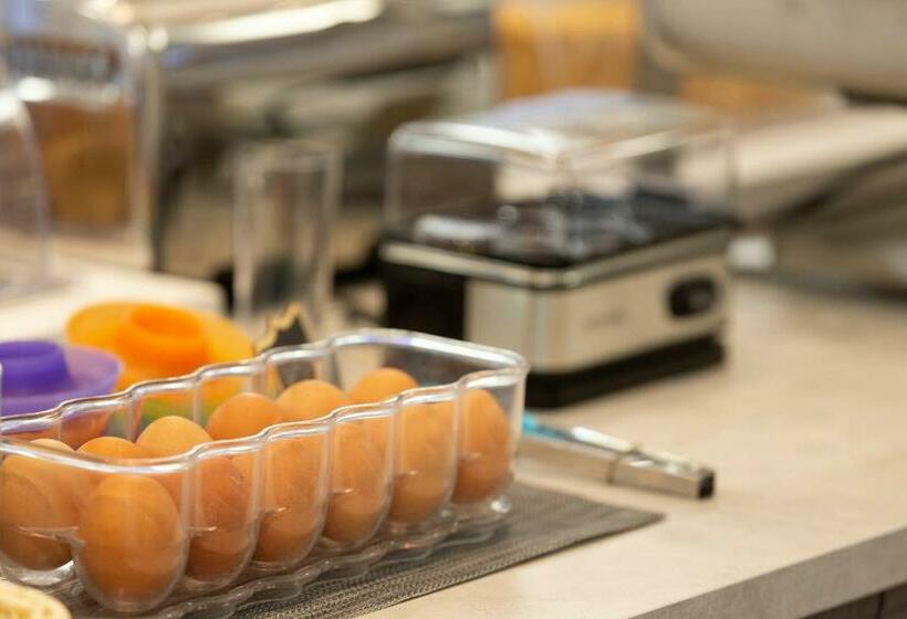 בית מלון כפרי Morena Riccione Centrale