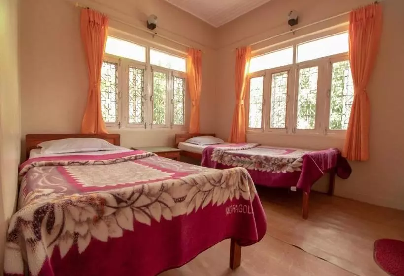 هتل New Tourist Guest House