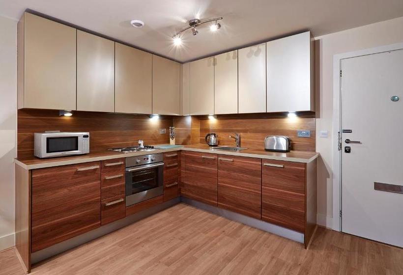 호텔 Skyline Plaza By Flying Butler