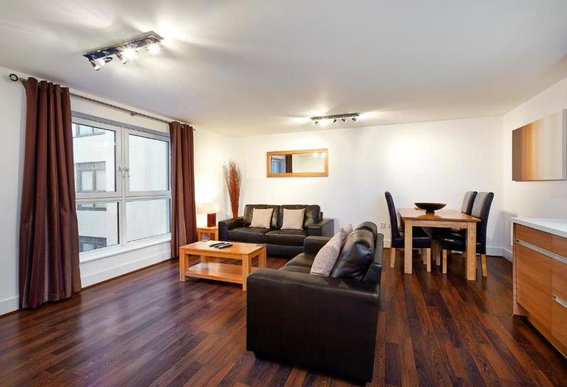 호텔 Skyline Plaza By Flying Butler