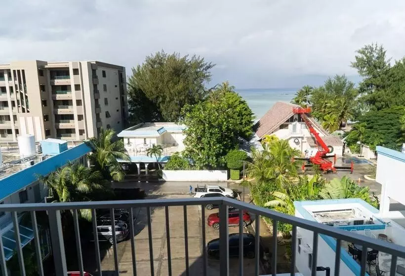 هتل Surfrider Resort