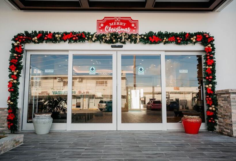 Отель Surfrider Resort