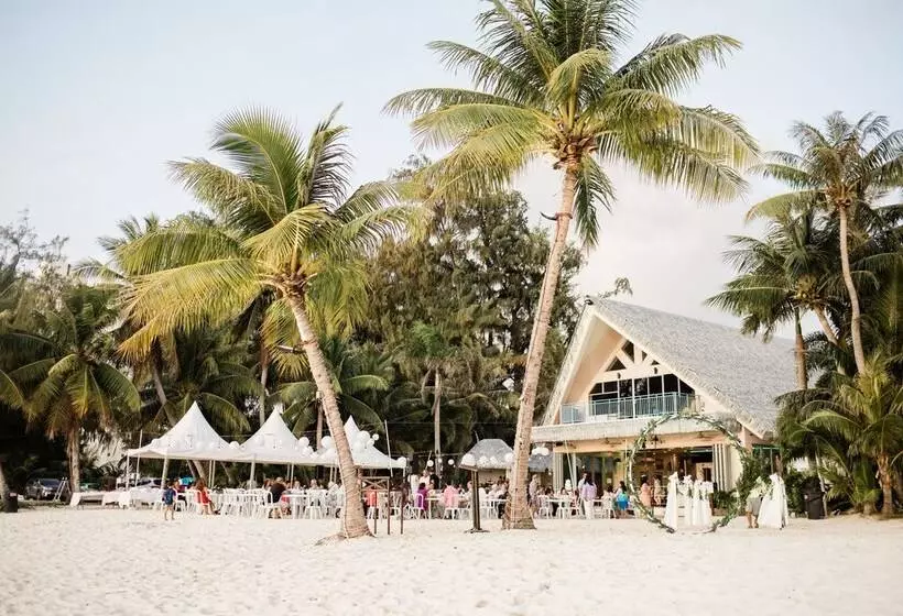 هتل Surfrider Resort