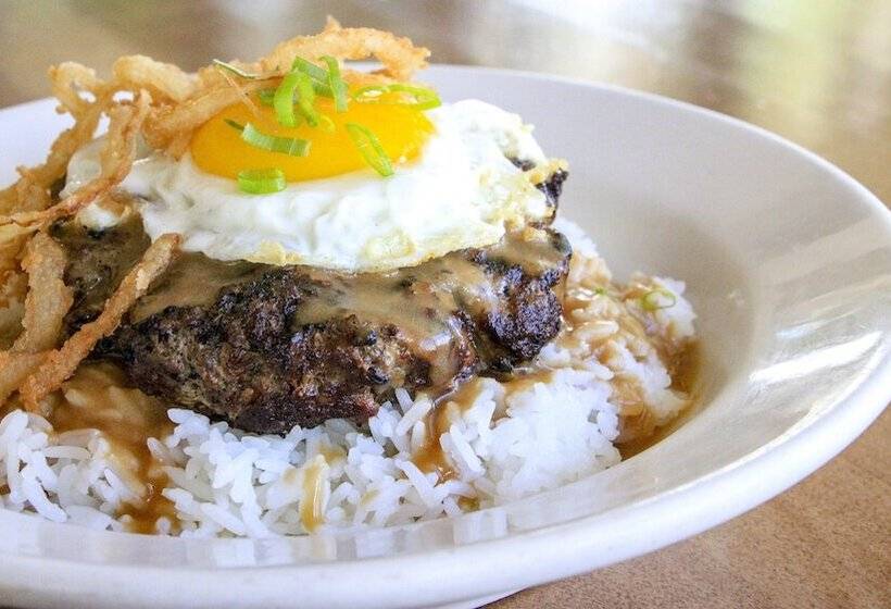 Отель Surfrider Resort