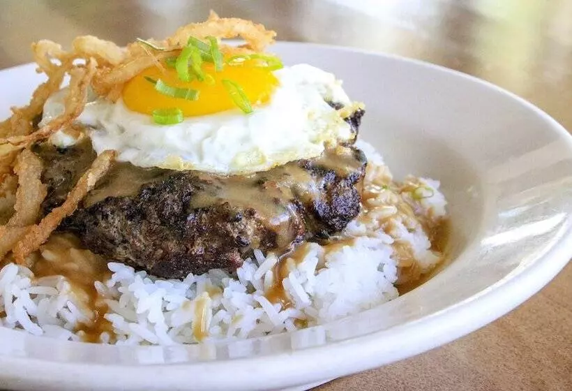 هتل Surfrider Resort