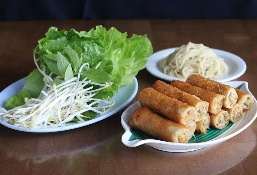 هتل Surfrider Resort