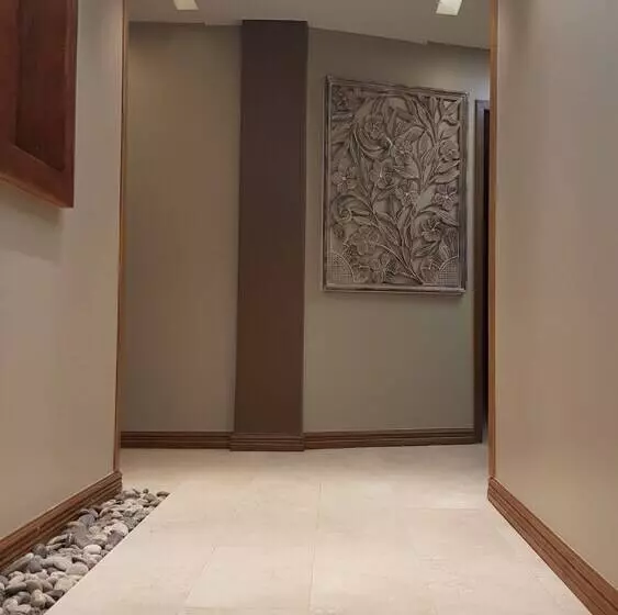 هتل Surfrider Resort