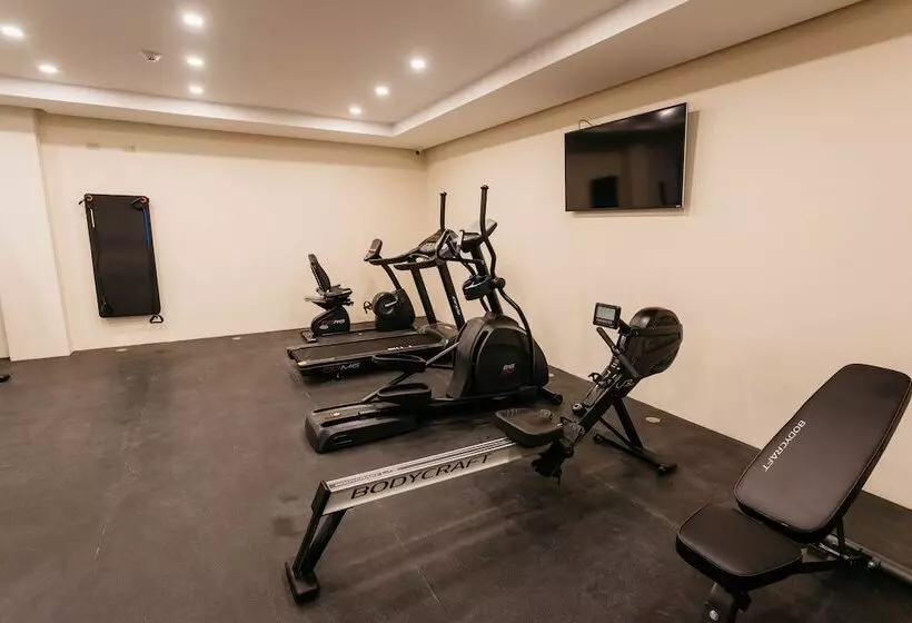 هتل Surfrider Resort