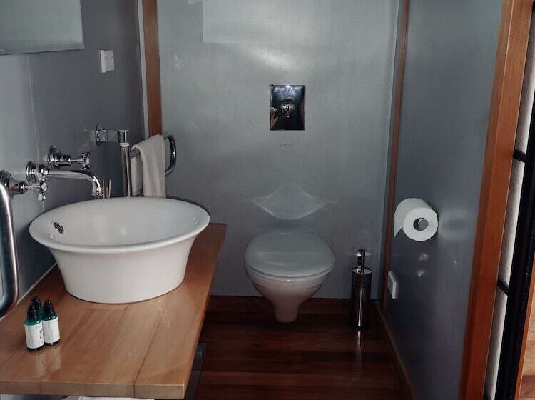 בית מלון כפרי The Waterlily Gardens