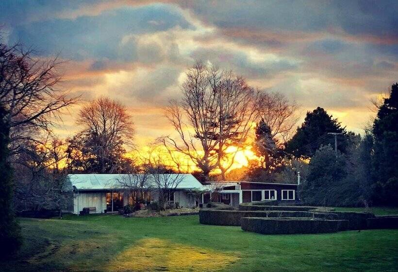 בית מלון כפרי The Waterlily Gardens