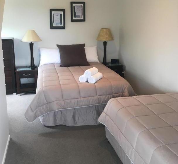 בית מלון כפרי Top Of The Bay