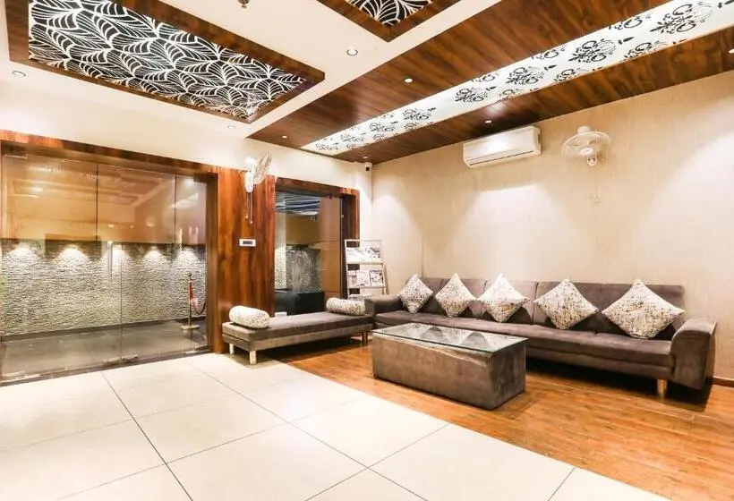 هتل Super Townhouse Indravihar Formerly Shaily Royal