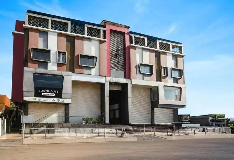 هتل Super Townhouse Indravihar Formerly Shaily Royal