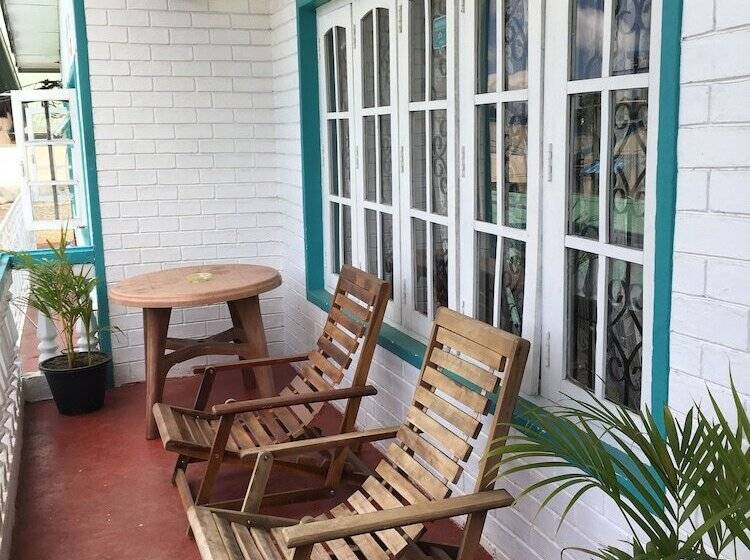 בית מלון כפרי Blue Moon