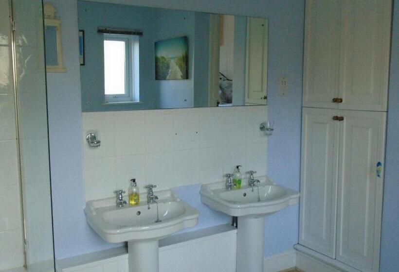 فندق Cherry End Bed And Breakfast